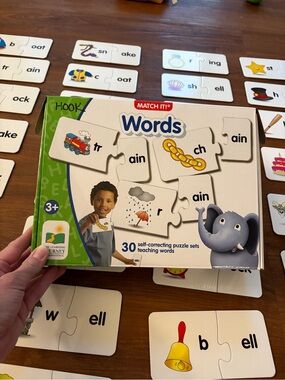 Match Words Learning Puzzle Set - Green, White, Blue